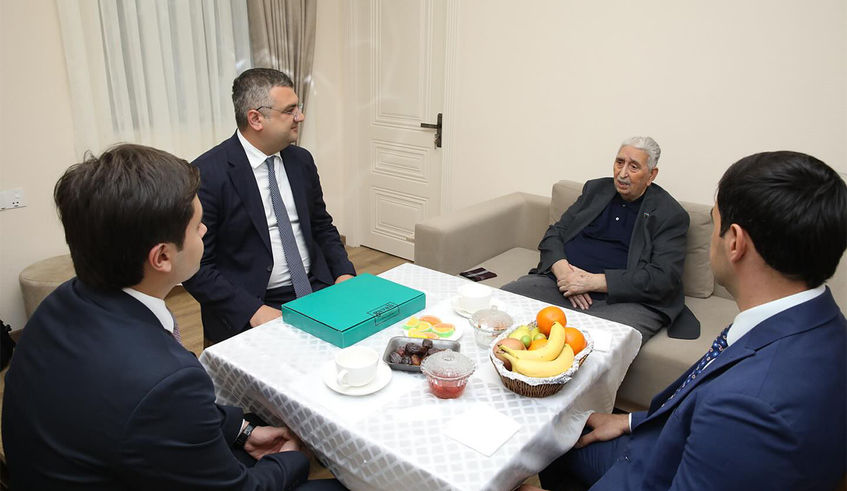 Representatives of the Trade Union visited People's Artist Arif Babayev