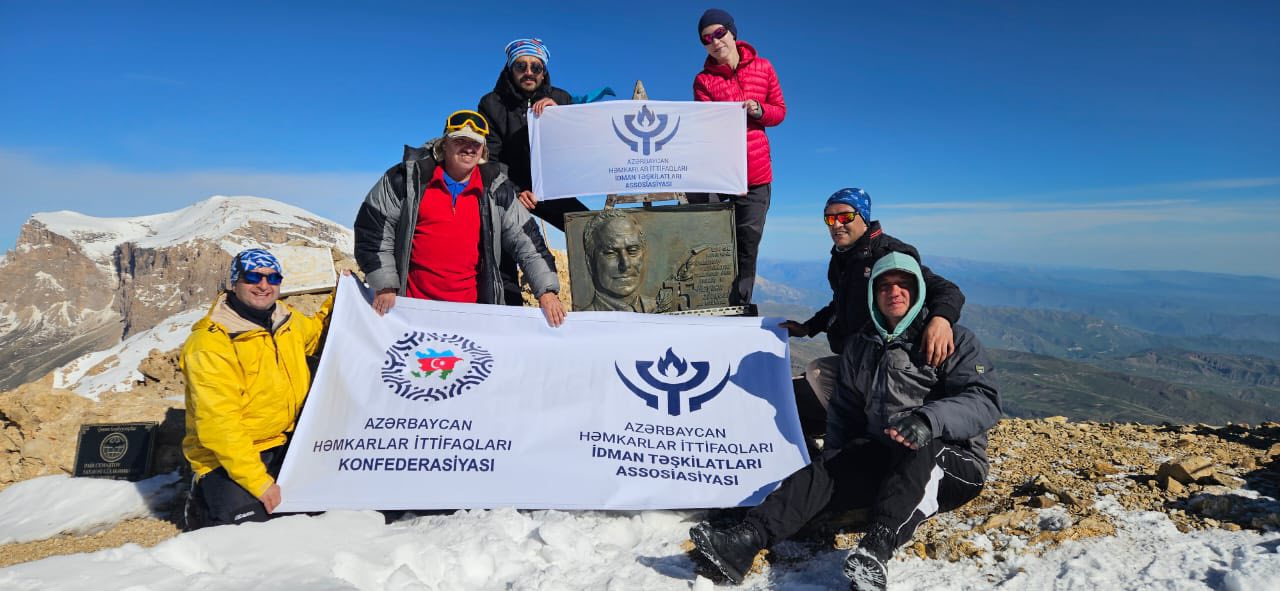The AHIITA athletes at the "Heydar Peak"