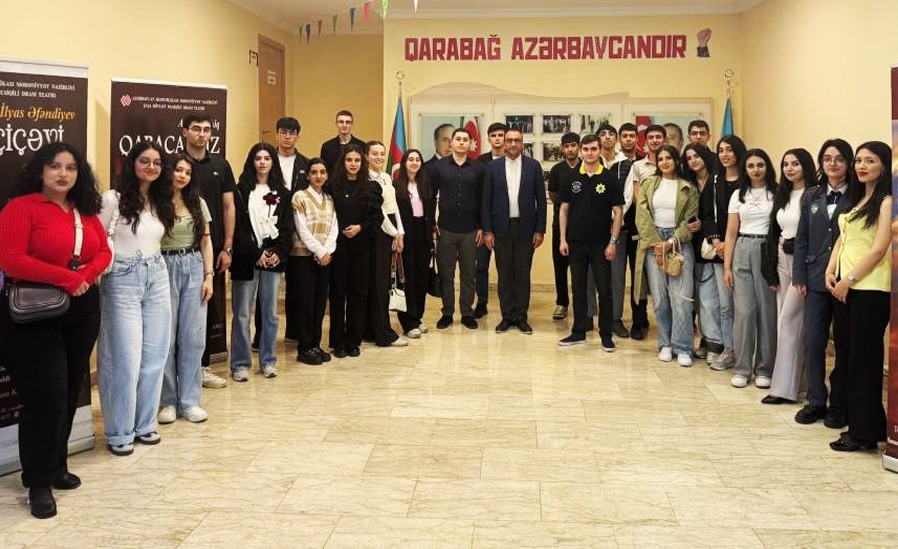 При поддержке профсоюза студенты посетили спектакль в театре